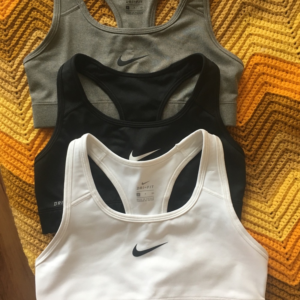 2 BN Nike Bras size M Black&White